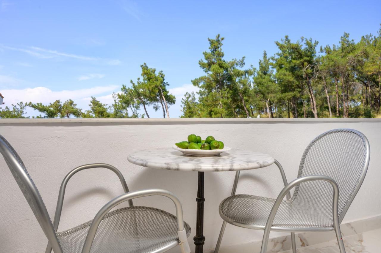 Leandros Hotel Nea Roda Exterior photo